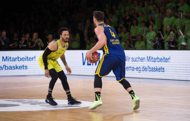 带伤硬拼 带伤硬拼